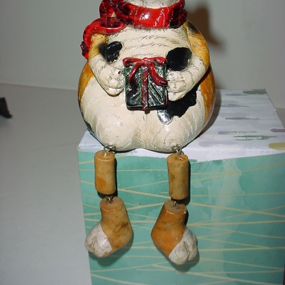 DENNIS EAST 2004 DOG JOINTED LEGS W GIFT BOX FIGURINE SHELF SITTER - ITEM #83559 - Picture 2 of 4